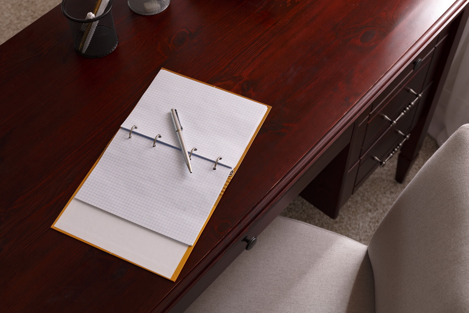 Стол Дания письменный №1 тумба справа