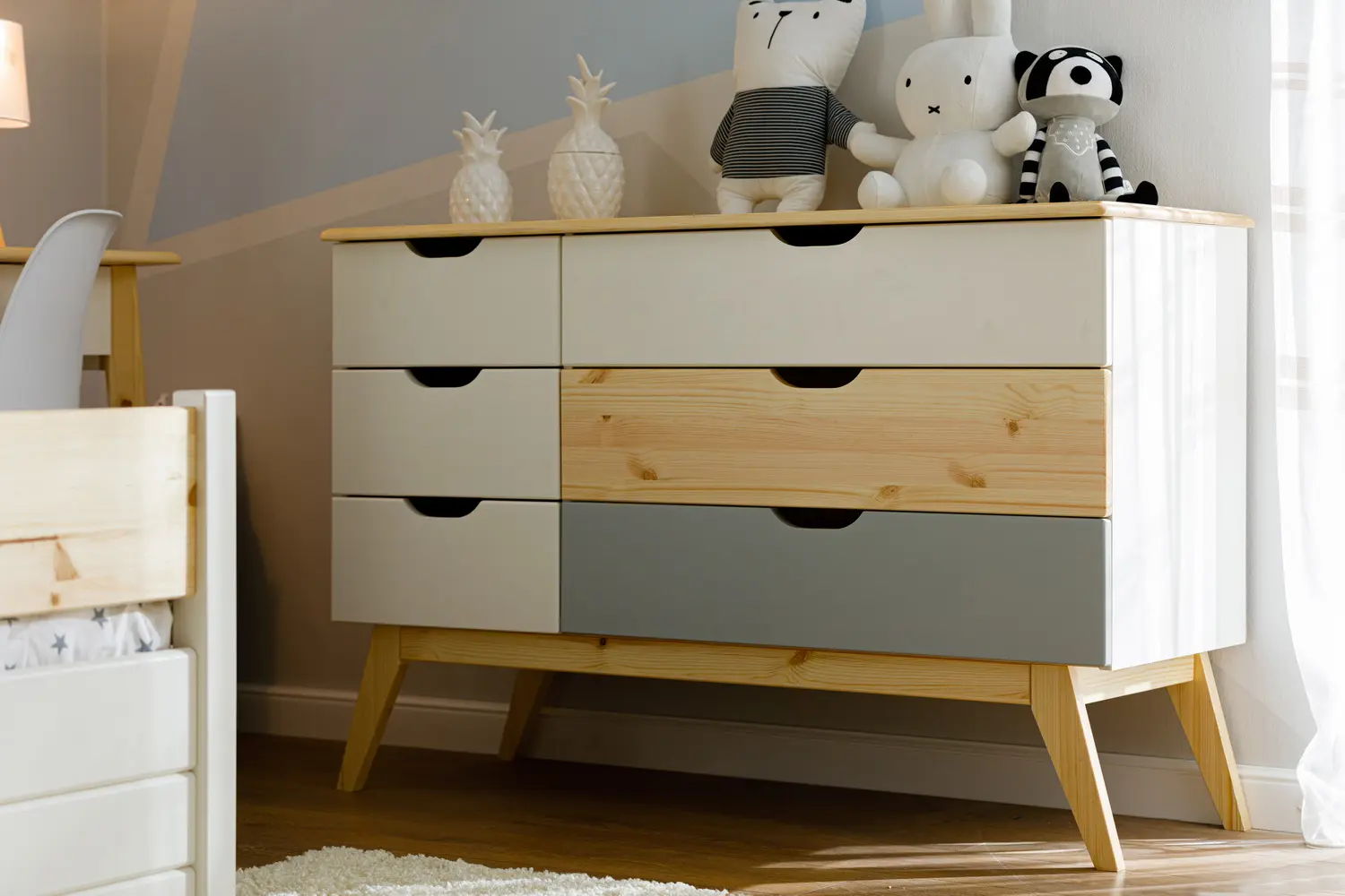 Комод с ящиками массив сосны ТК №16