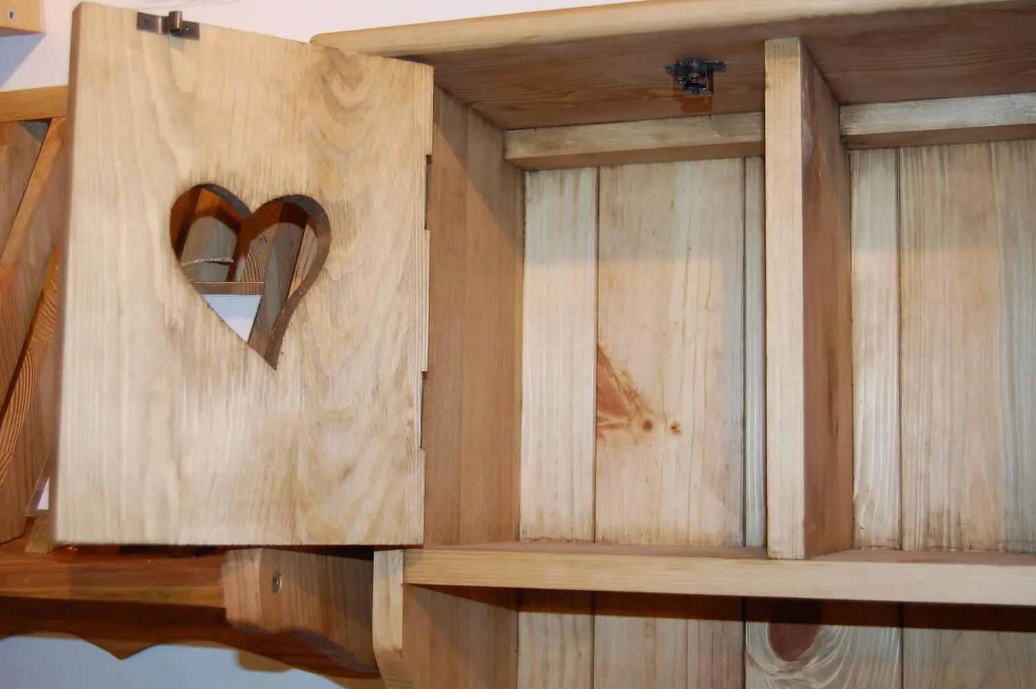 Шкаф настенный ETAC 02