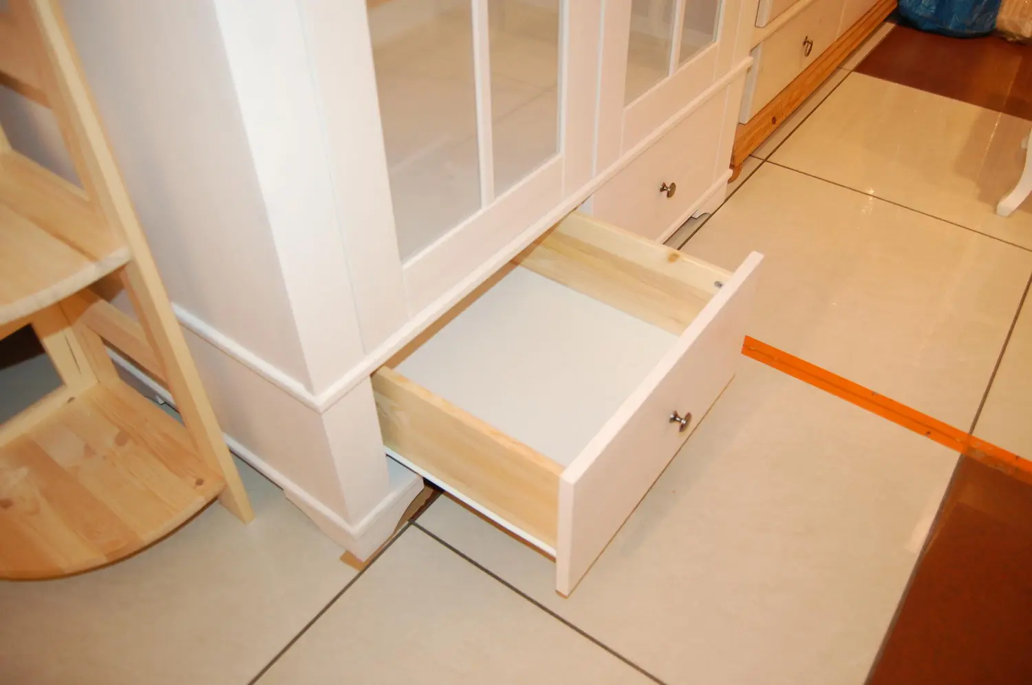 Шкаф Бейли 2-ств со стеклянными дверями белый воск