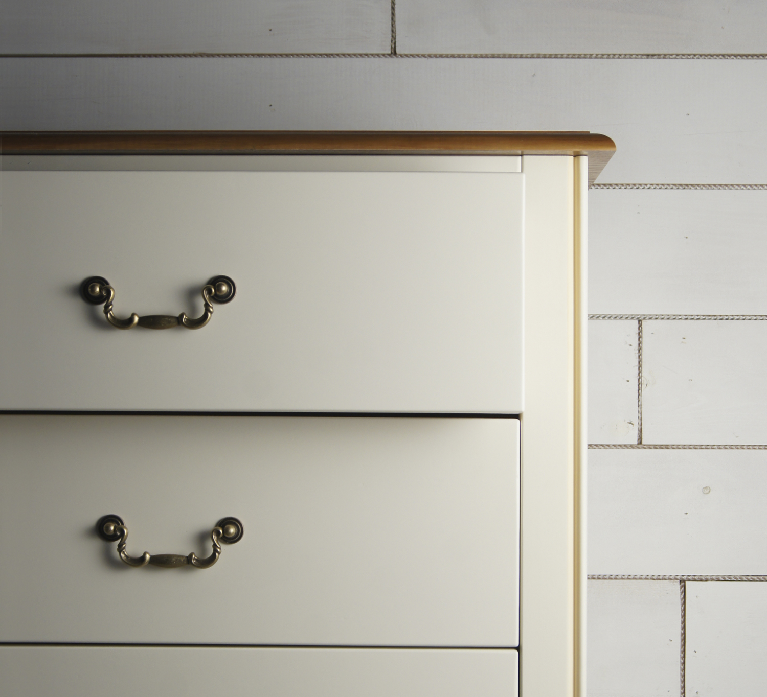 Бежевый комод "Olivia" высокий на 5 ящиков