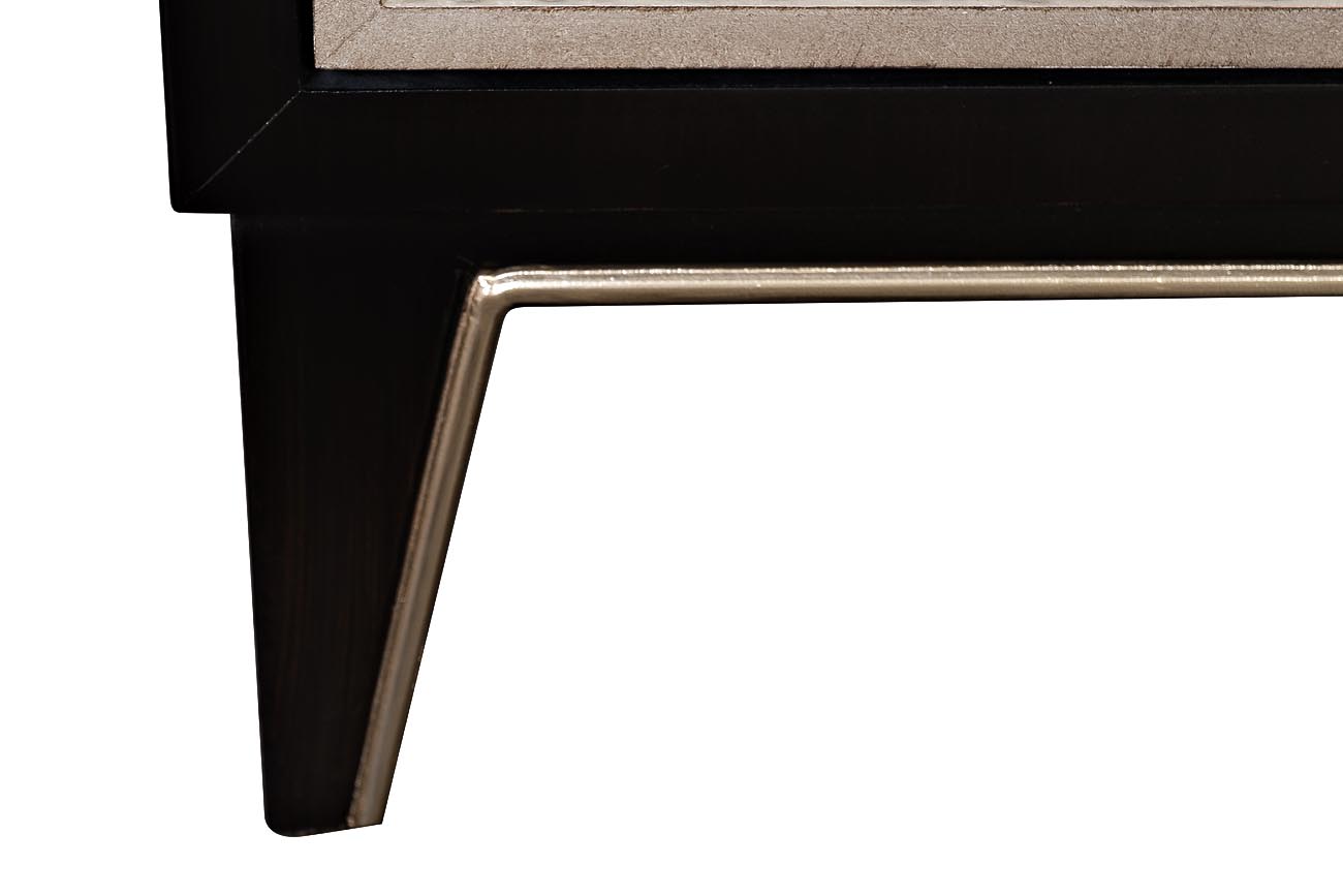 ART-2921-SA Комод с деревянными ножками 