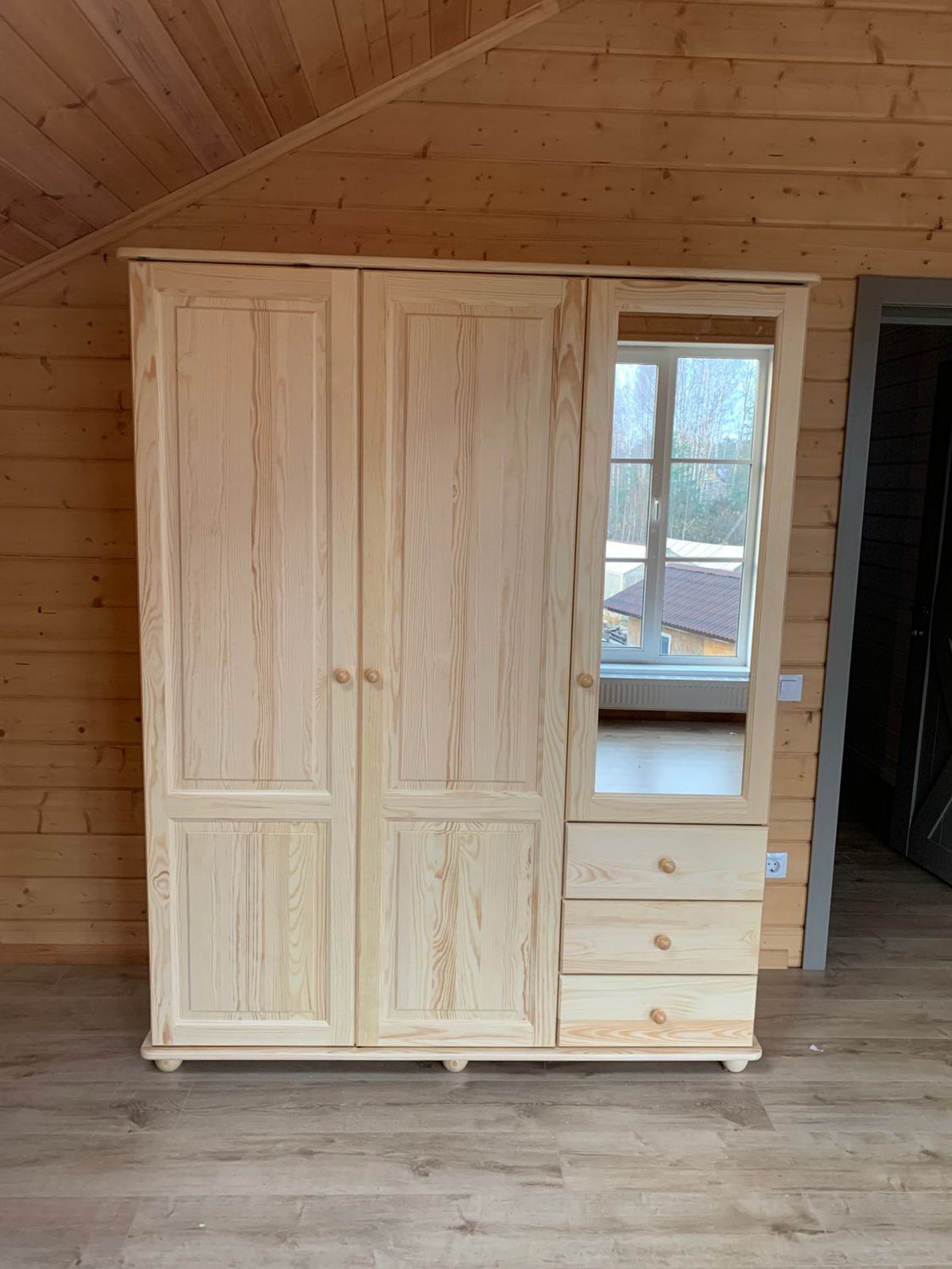 Шкаф с зеркалом из массива ШМЦ-103