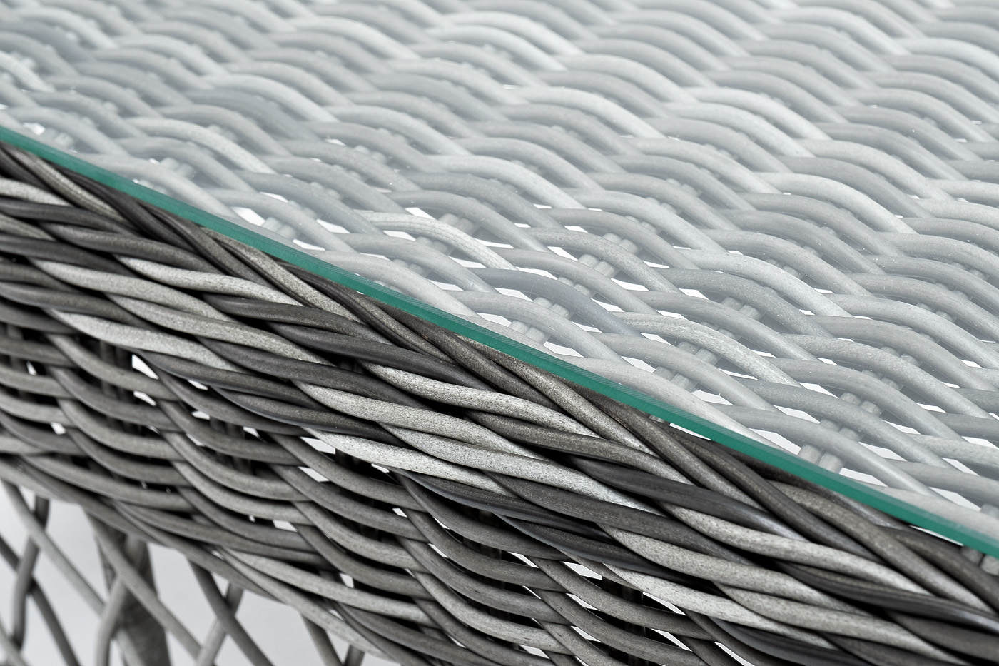 "Грандинелли" стол журнальный из искусственного ротанга, цвет графит